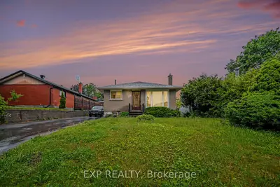 Detached in Overbrook - Castleheights and Area