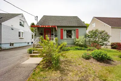 Detached in Cornwall