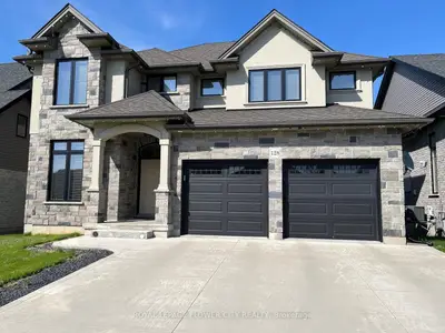 Detached in Woodstock