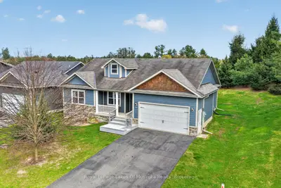 Detached in Bracebridge