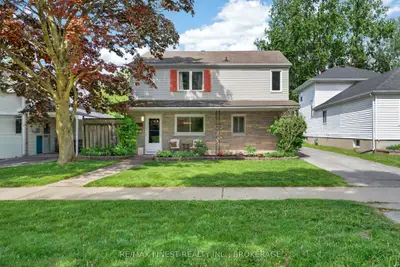 Detached in Kingston