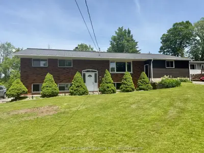 Detached in Frontenac