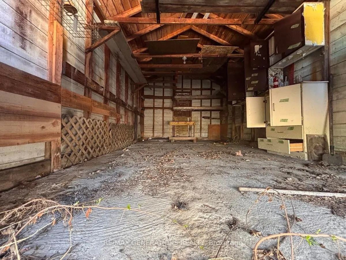Detached in Manitouwadge