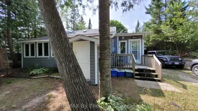 Detached in South Bruce Peninsula