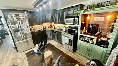 275 Victoria Avenue, Gananoque, On K7g 2s3