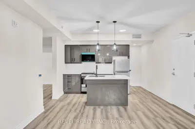 Condo Apartment in Hamilton
