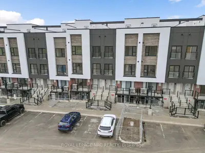 Condo Townhouse in St. Catharines