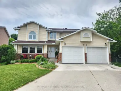 Detached in Brockville