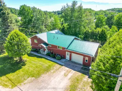 Detached in Powassan