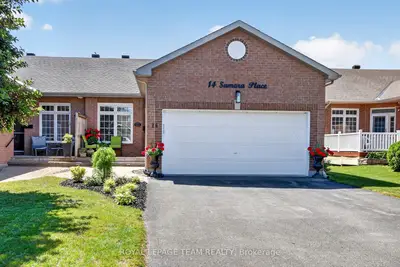 Att/Row/Townhouse in Stittsville - Munster - Richmond