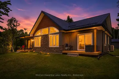 Detached in Curve Lake First Nation 35