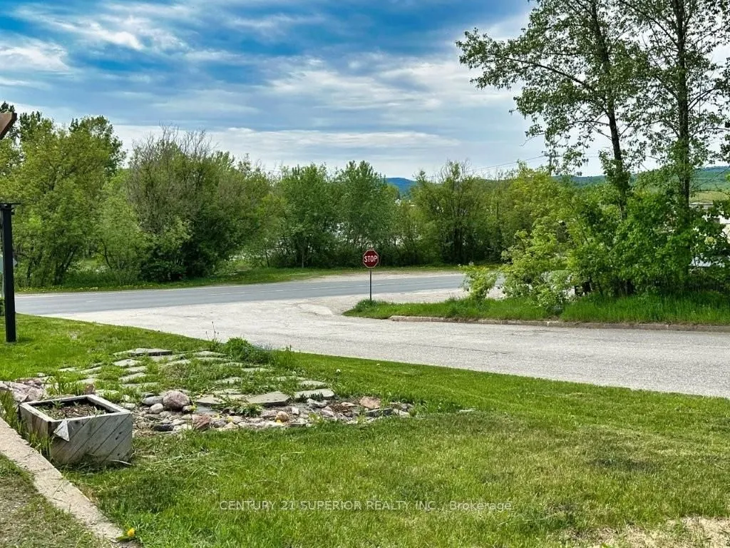Detached in Nipigon