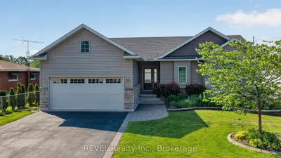 Detached in Fort Erie