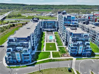 Condo Apartment in Grimsby