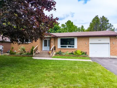 Detached in Blue Mountains