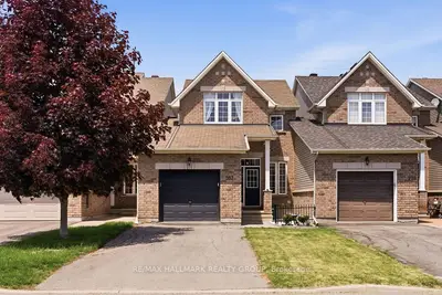 Att/Row/Townhouse in Orleans - Cumberland and Area
