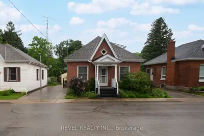 Detached in Brantford