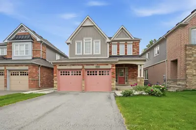 Detached in Niagara Falls