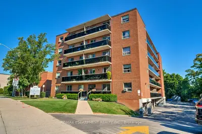 2373 King Street E 17, Hamilton, On L8k 1x9