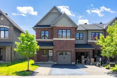 Att/Row/Townhouse in Kanata