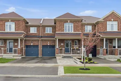 Att/Row/Townhouse in Hamilton