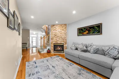 Att/Row/Townhouse in Orleans - Cumberland and Area