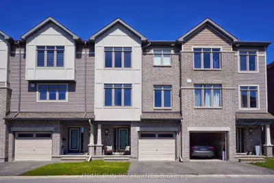 Att/Row/Townhouse in Blossom Park - Airport and Area