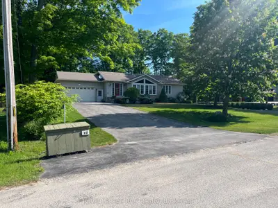 14 FREDERICK Street, South Bruce Peninsula, ON N0H 2G0