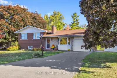 Detached in Carp - Dunrobin - Huntley - Fitzroy and Area