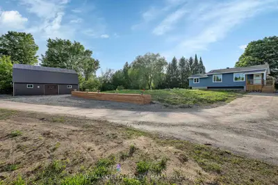 Detached in Montague