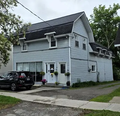 Triplex in Smiths Falls