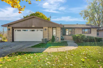 Detached in Deseronto
