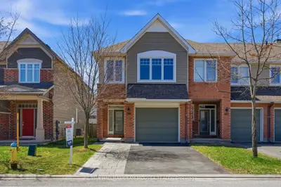 Att/Row/Townhouse in Blossom Park - Airport and Area