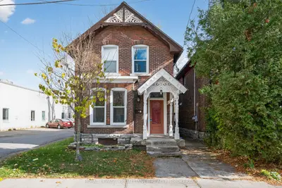 Duplex in Kingston