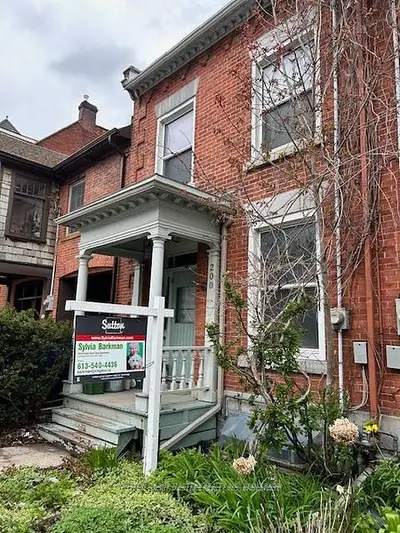 200 Bagot Street, Kingston, On K7l 3g1