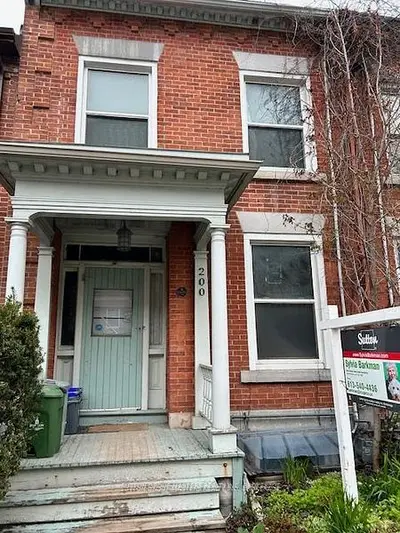200 Bagot Street, Kingston, On K7l 3g1
