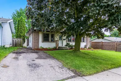 Detached in Woodstock