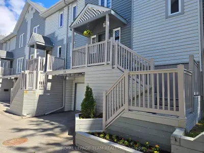 Condo Townhouse in Britannia Heights - Queensway Terrace N and Area