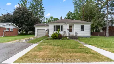 Detached in Chatham-Kent