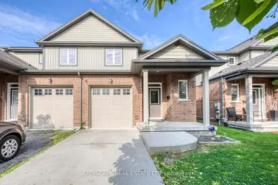Att/Row/Townhouse in St. Catharines