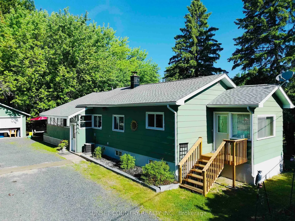 Detached in Kenora Remote Area