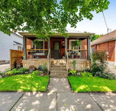 Detached in Brantford