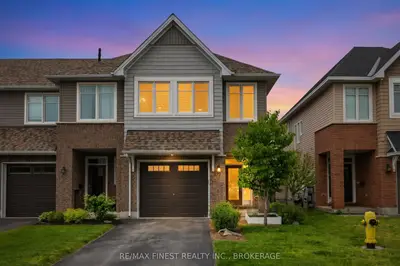 Att/Row/Townhouse in Kingston