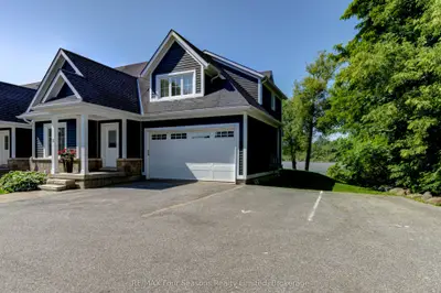Condo Townhouse in Blue Mountains