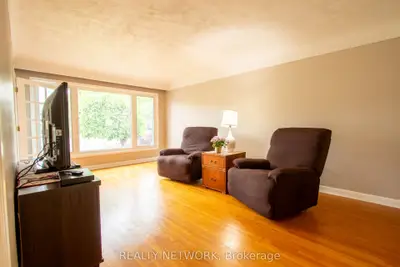 652 Upper Wentworth Street, Hamilton, On L9a 4v3