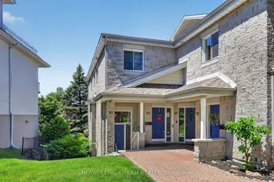 Condo Townhouse in Kanata