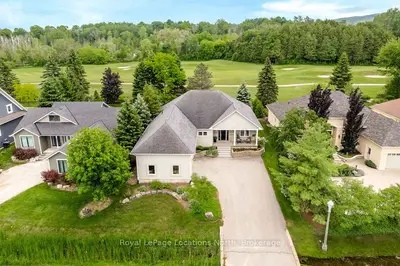 Detached in Blue Mountains
