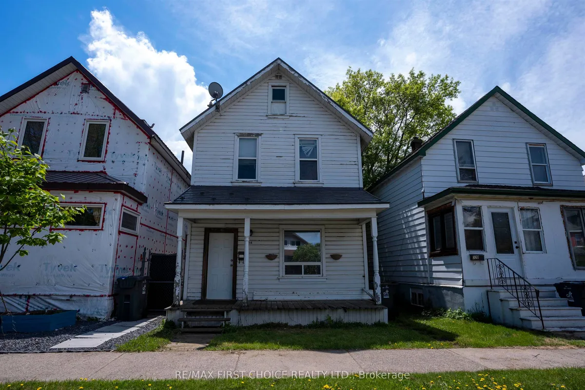 Detached in Thunder Bay
