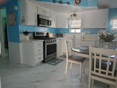54 Quarry View Village, Port Colborne, On L0s 1r0