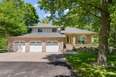 Detached in McNab/Braeside